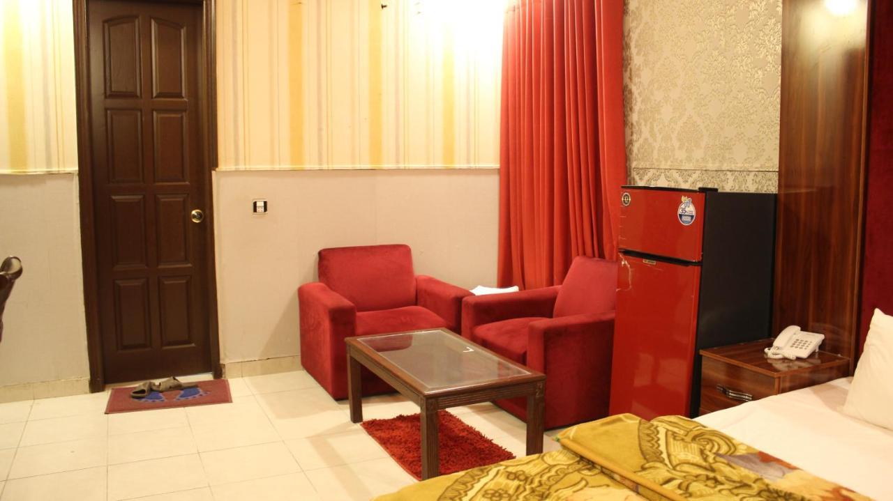 Hotel Comfort Inn Karachi Exterior photo